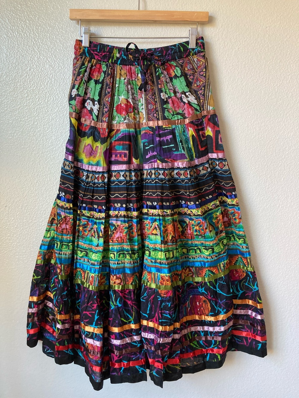 Vintage Travelsmith colorful fish floral ribbon tiered crinkle maxi skirt sz PS